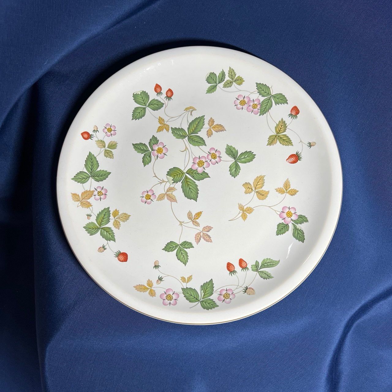 Wedgwood, Wild Strawberry, Dinner Plates