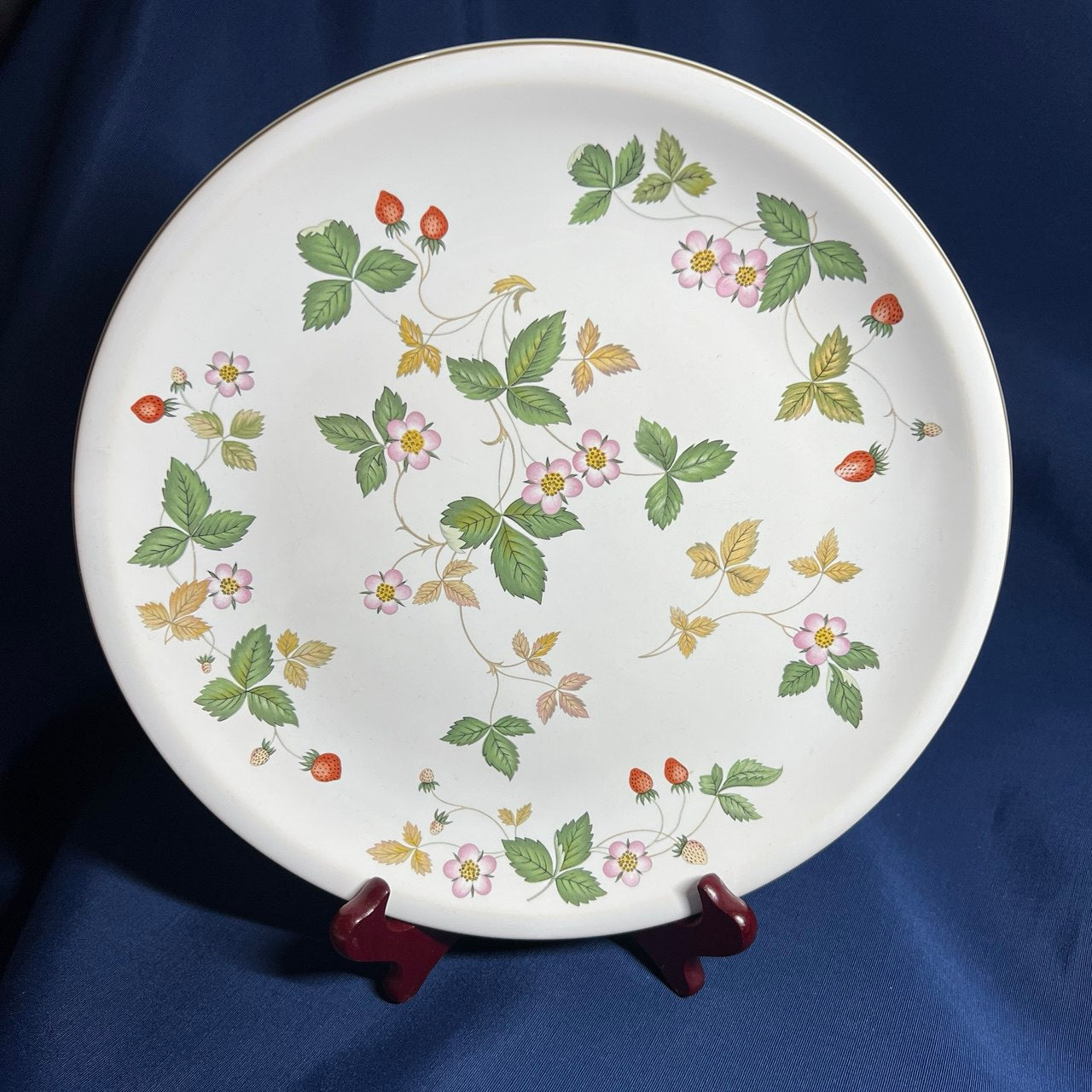 Wedgwood, Wild Strawberry, Dinner Plates